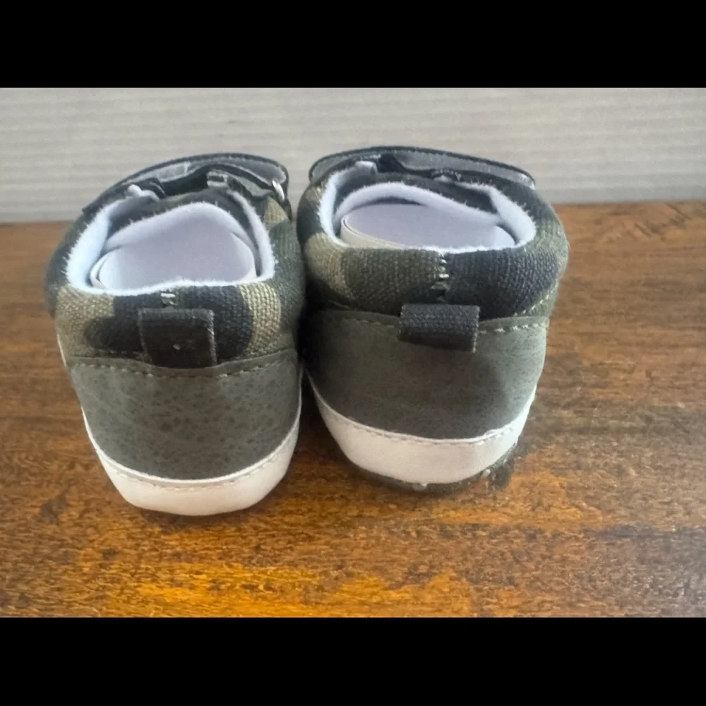 Baby Toddler Camo Sneakers Size 3 Green Camouflage Hook & Loop Soft Sole